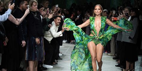 vestito jennifer lopez versace